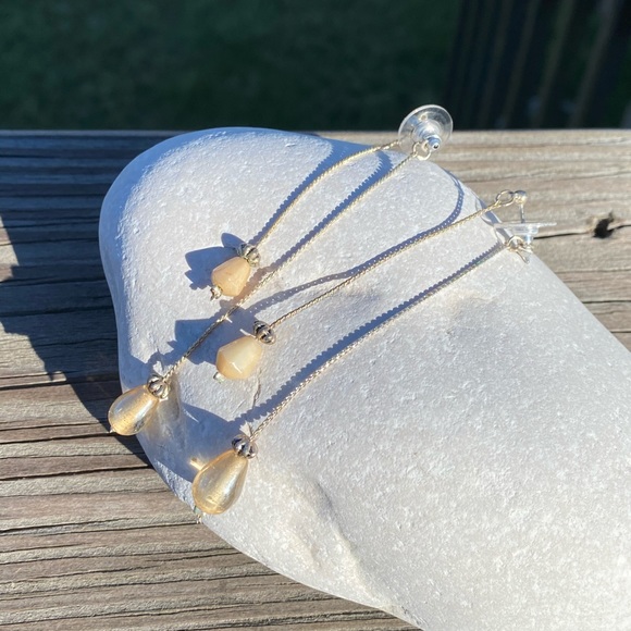 Body Central Long dangle earrings light peach beads brand new - Picture 3 of 5